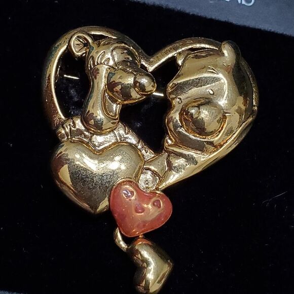 *Sale* Disney Gold tone Winnie & Tigger brooch - Picture 1 of 8